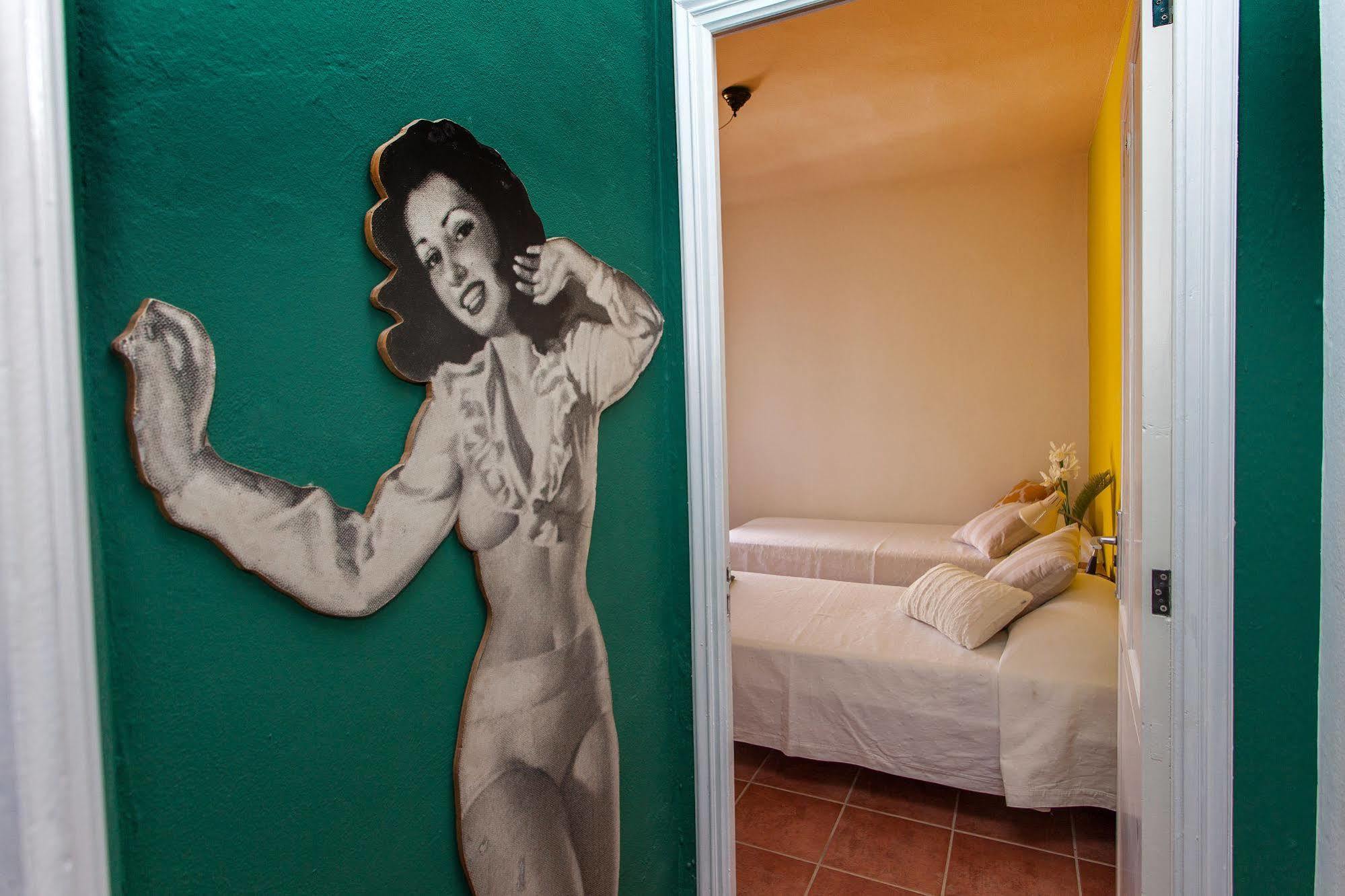Cosmos Grand Hostal Sant Francesc de s'Estany Exterior foto