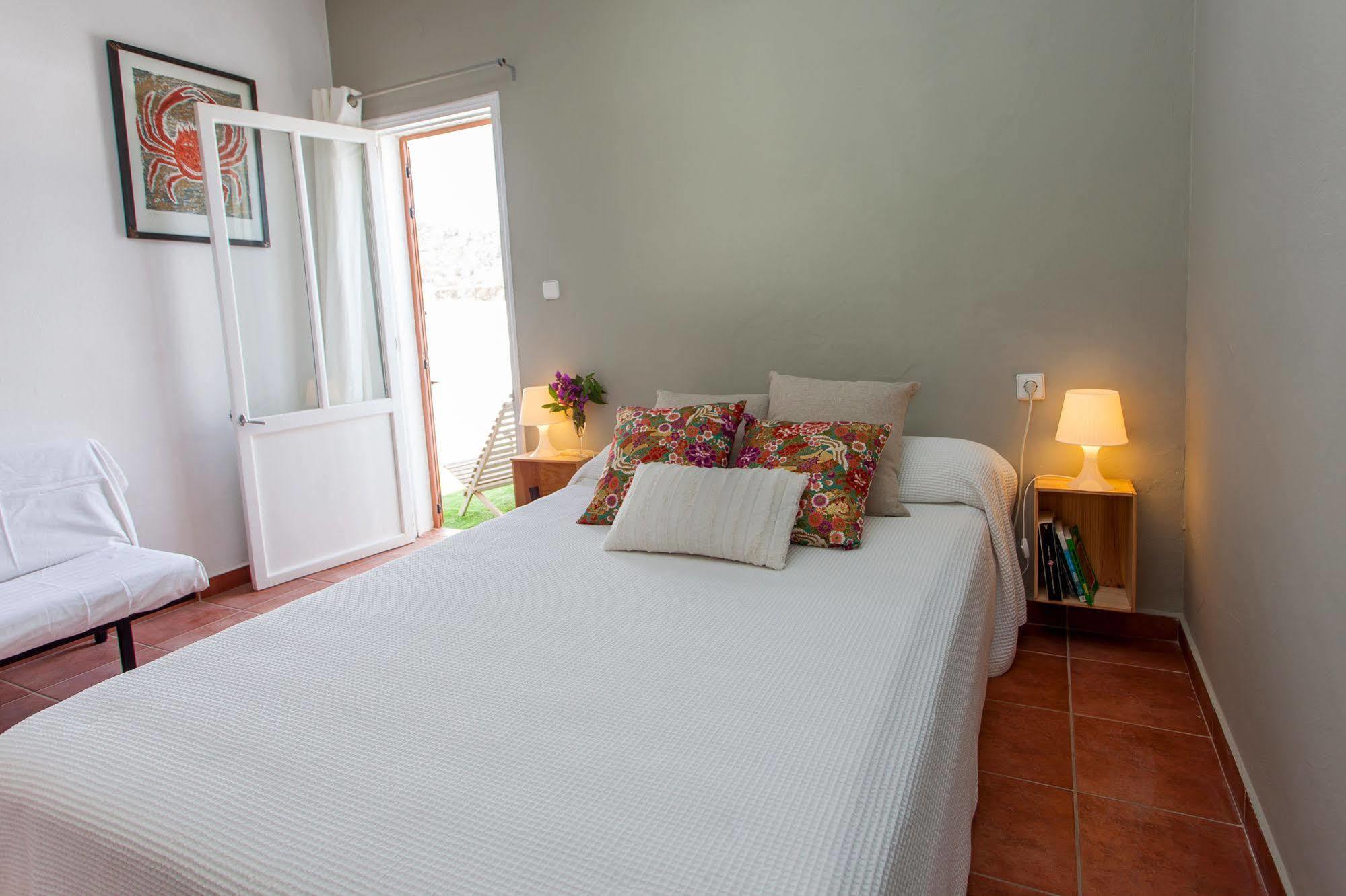 Cosmos Grand Hostal Sant Francesc de s'Estany Exterior foto