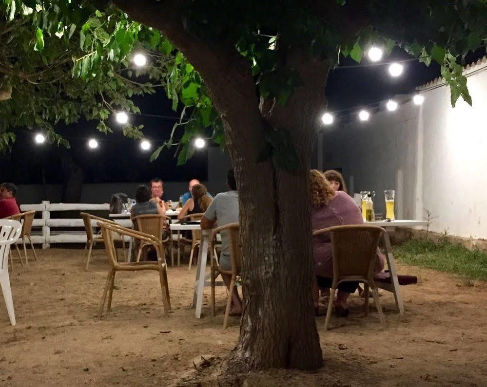 Cosmos Grand Hostal Sant Francesc de s'Estany Exterior foto